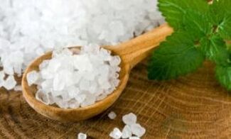 Salzbäder zur Behandlung von Pilzen